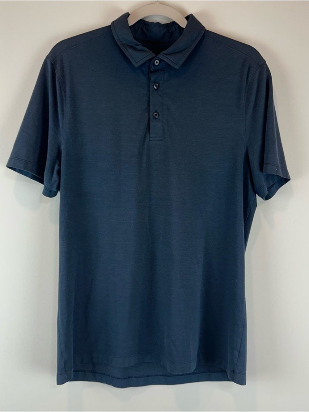 Lululemon Men’s Dark Blue Light Black Short Sleeve Casual Polo Shirt Size Medium